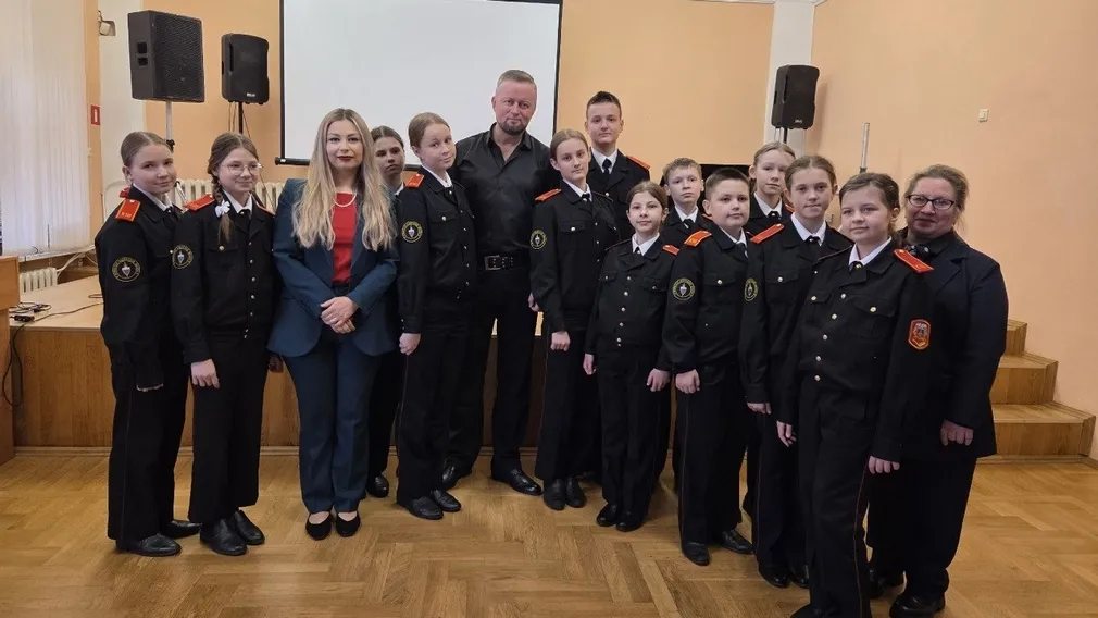 В Брянске прошёл праздничный концерт «Защитникам – Слава!»